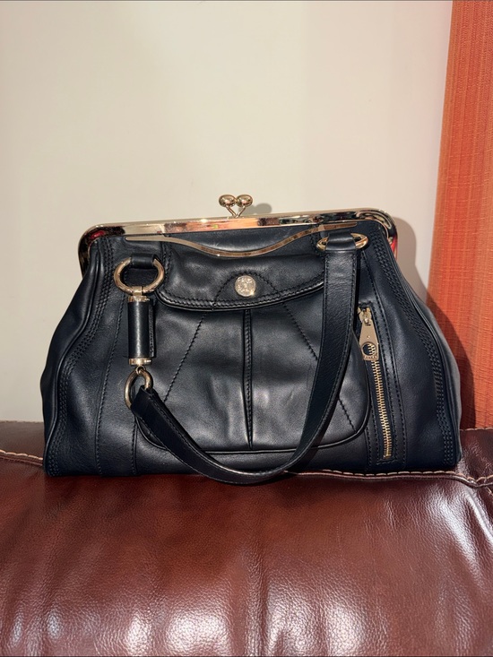 Celine Handbags - ‼️Vintage Authentic Celine Black Leather Kisslock Shoulder Bag